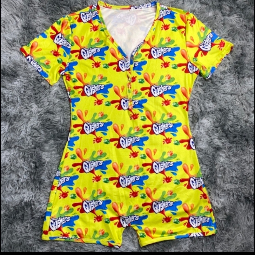 💥💥 Moving sale Gushers Onesie Pjs💥💥
